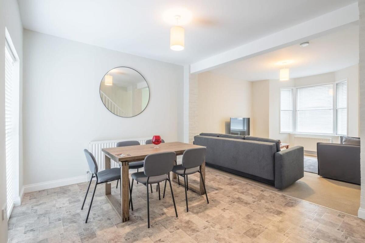 Superb Central 2 Bed Home CBG Buitenkant foto